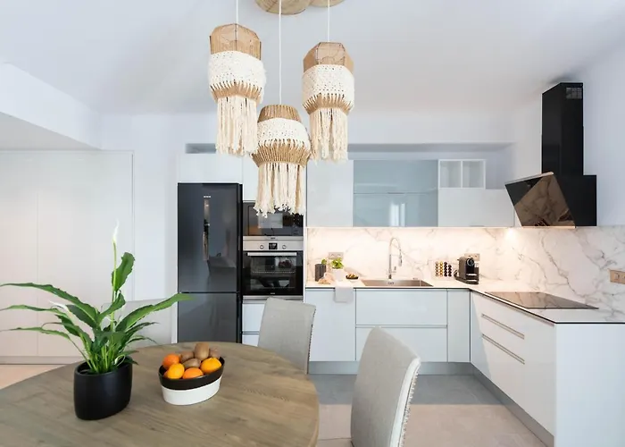 Sersi Paros & * Pounda