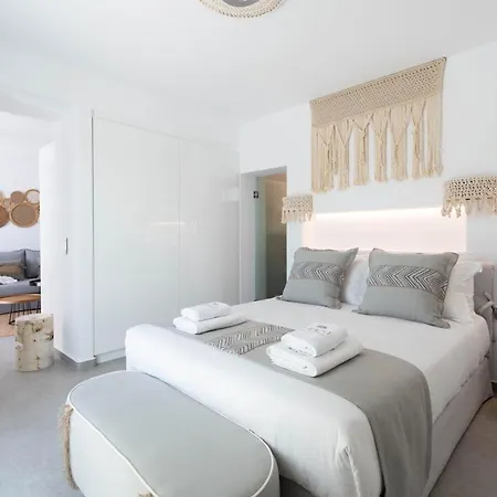 Apartment Sersi Paros & *