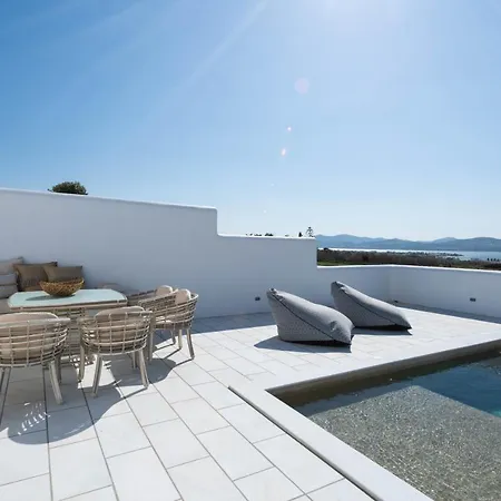 Sersi Paros & *
