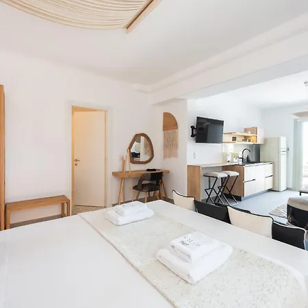 Apartment Sersi Paros & *